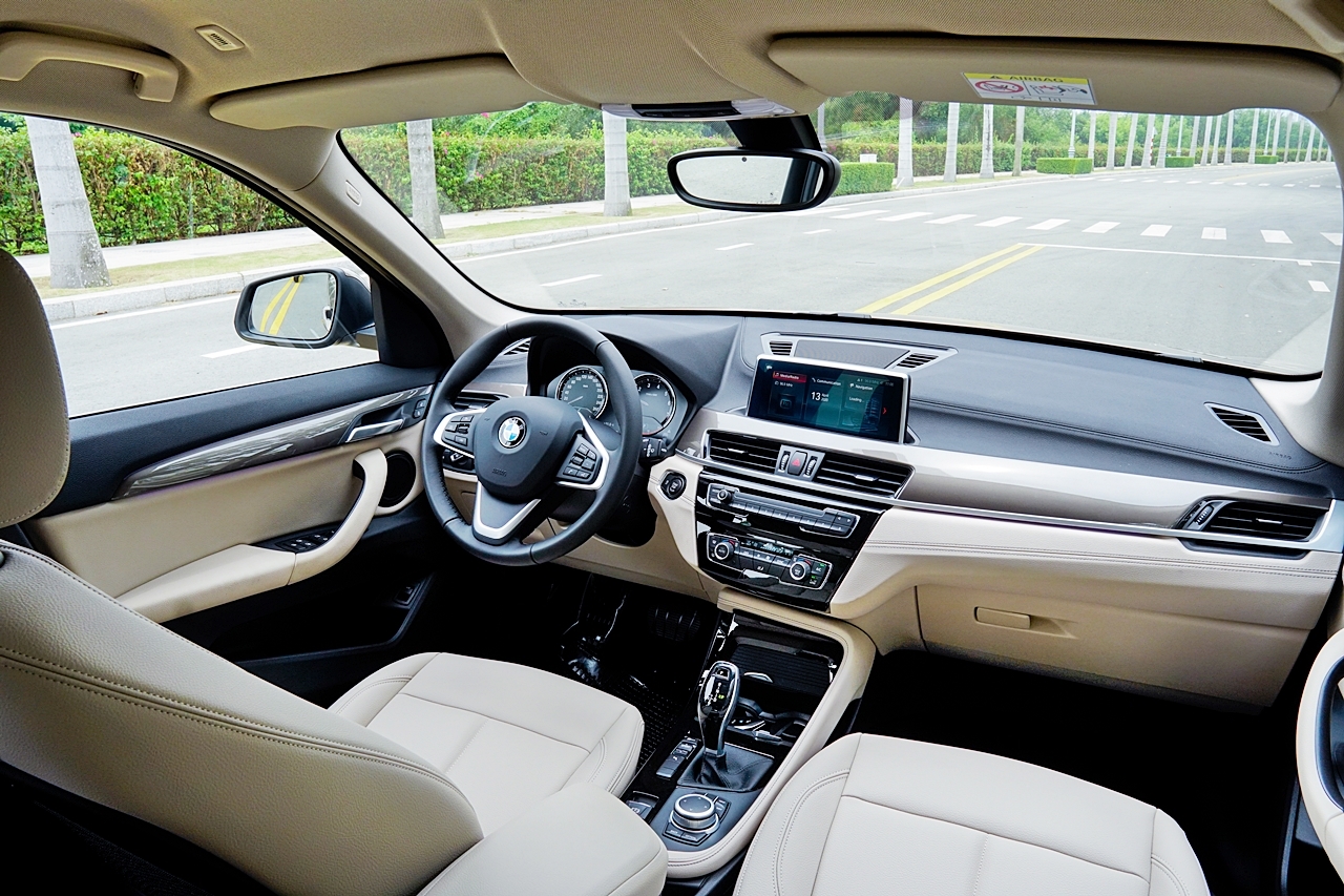 can canh bmw x1 2020 gia 18 ty dong