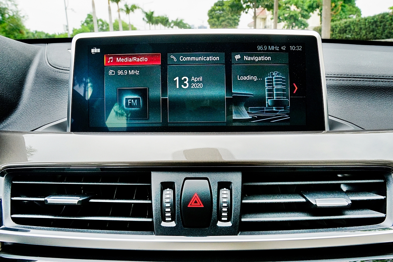 can canh bmw x1 2020 gia 18 ty dong