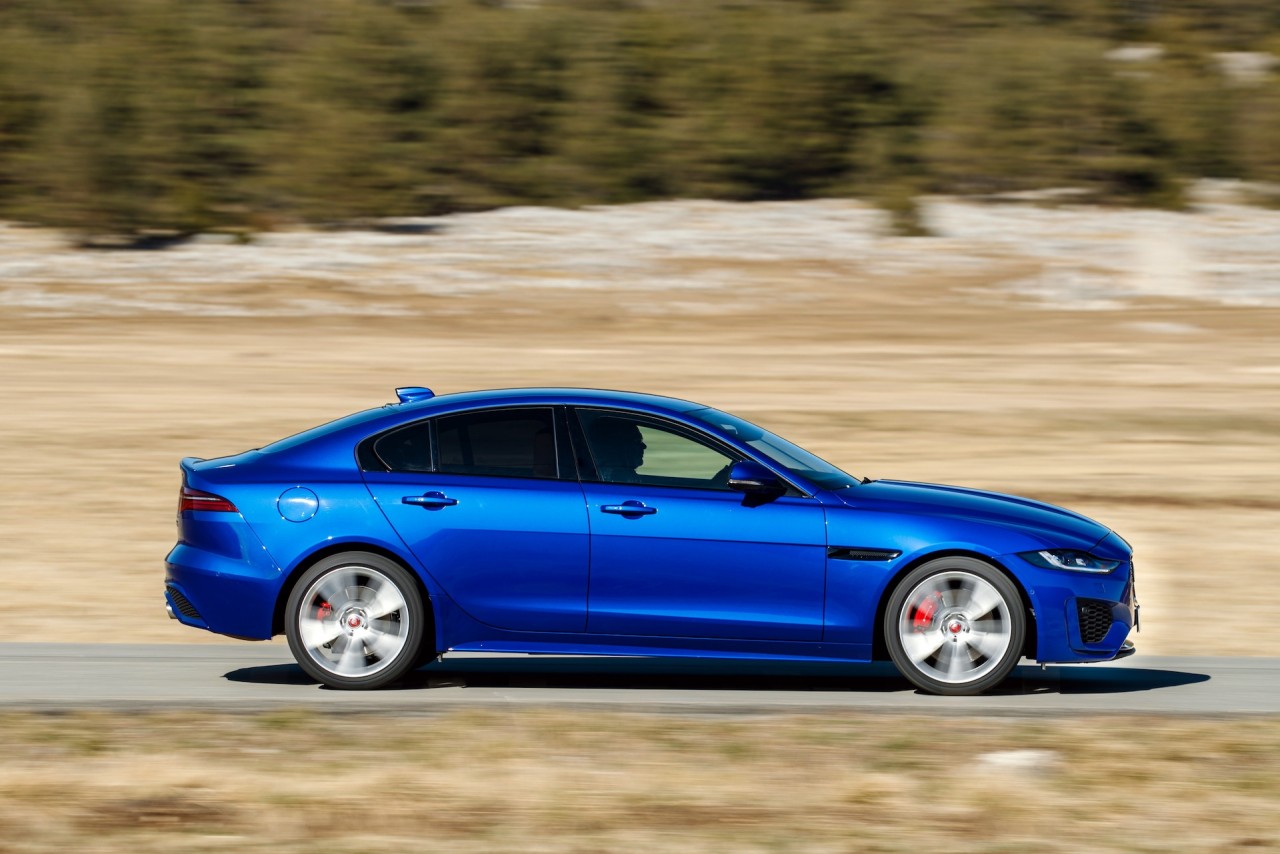 jaguar xe 2020 tai dinh nghia ve sedan the thao hang sang
