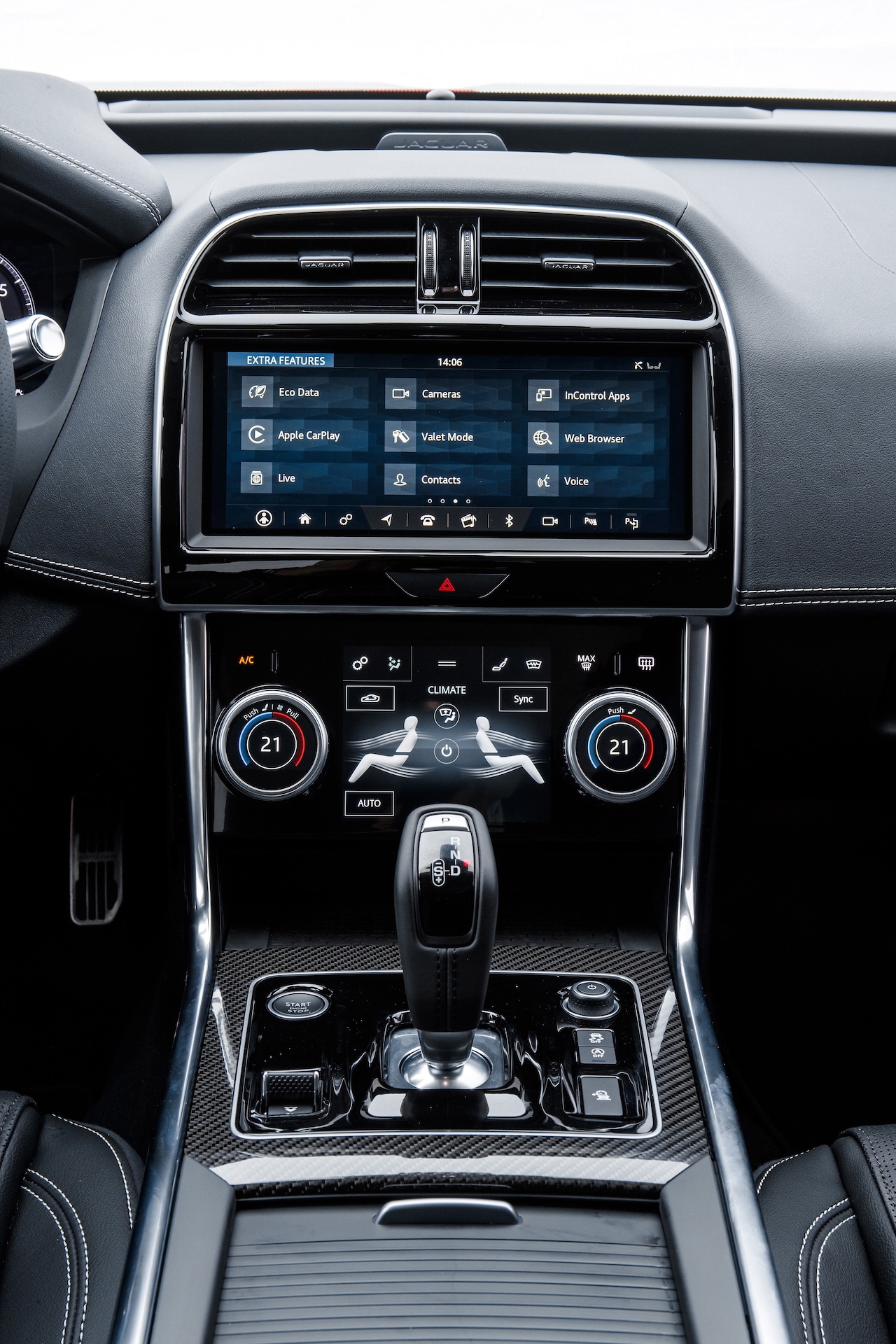 jaguar xe 2020 tai dinh nghia ve sedan the thao hang sang