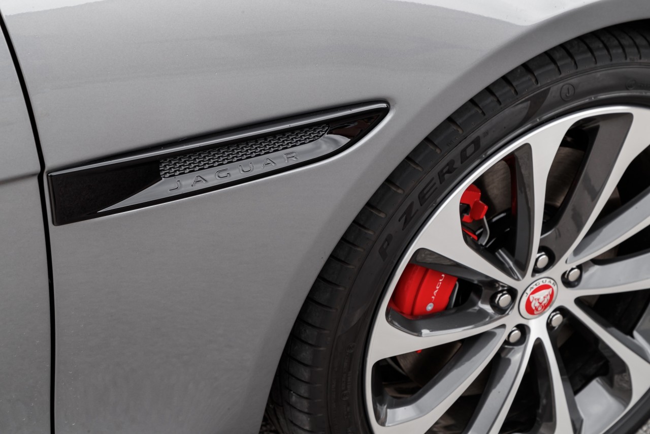 jaguar xe 2020 tai dinh nghia ve sedan the thao hang sang
