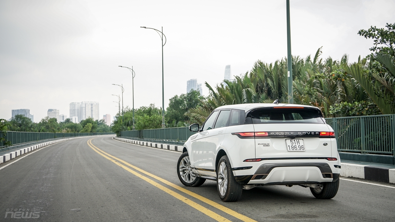 danh gia chi tiet range rover evoque 2020