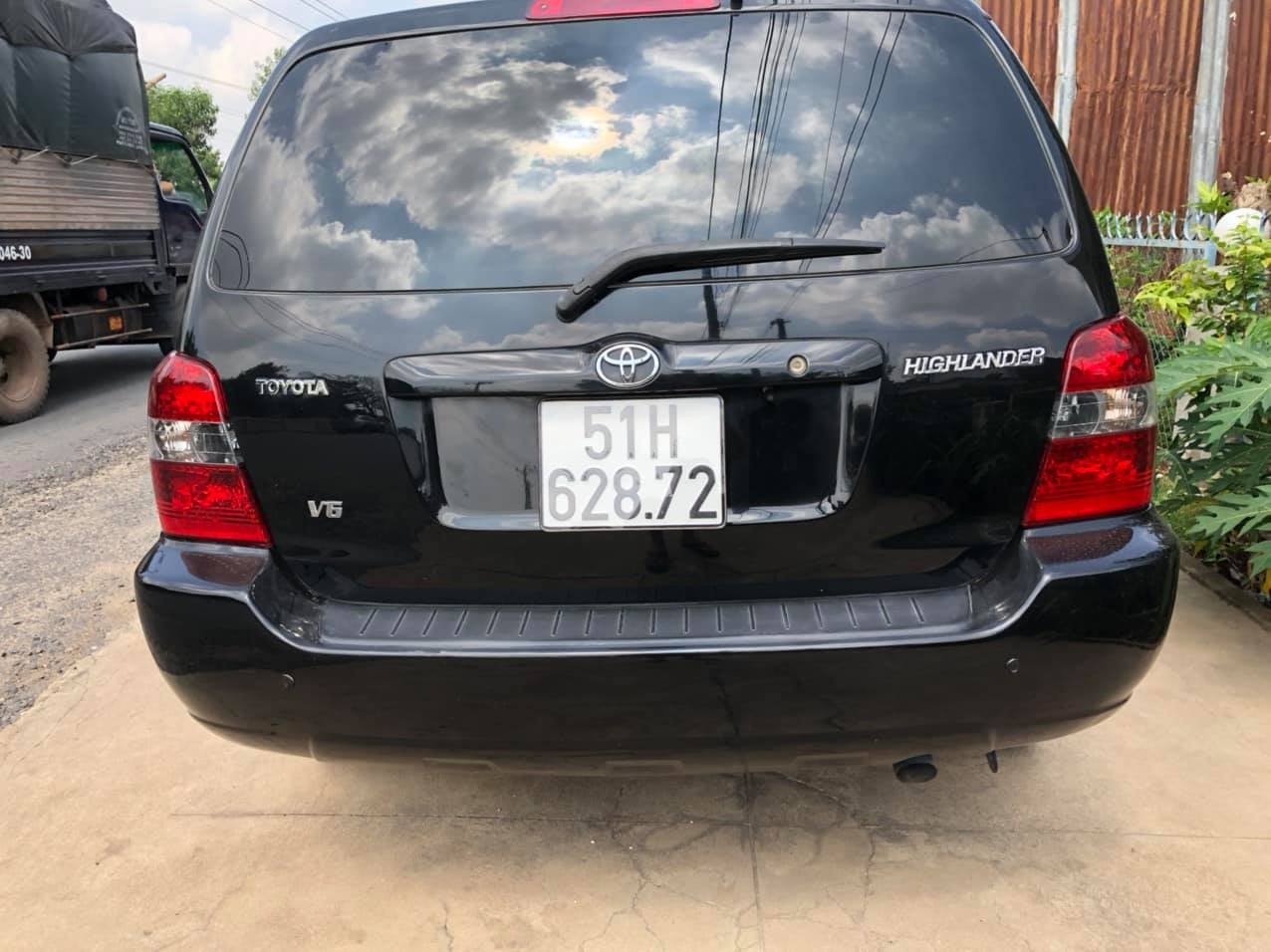 Toyota Highlander 17 năm tuổi vẫn có giá gần 500 triệu đồng tại Việt Nam