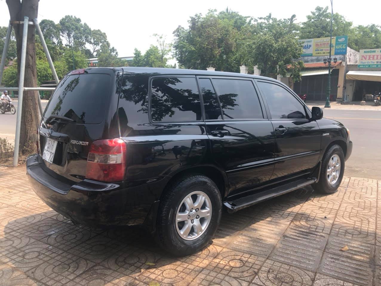 Toyota Highlander 17 năm tuổi vẫn có giá gần 500 triệu đồng tại Việt Nam