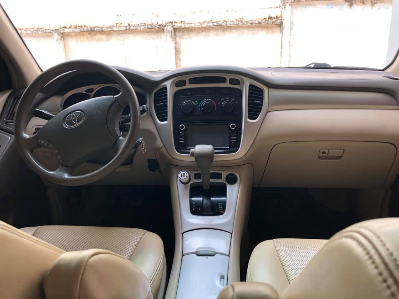 Toyota Highlander 17 năm tuổi vẫn có giá gần 500 triệu đồng tại Việt Nam