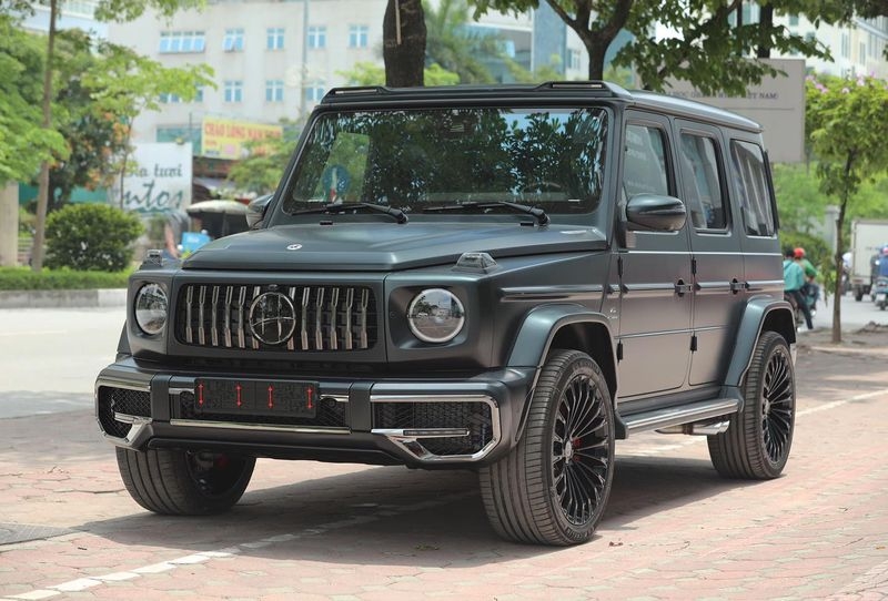 Thêm một Mercedes-AMG G63 2021 hàng 'độc' về Việt Nam
