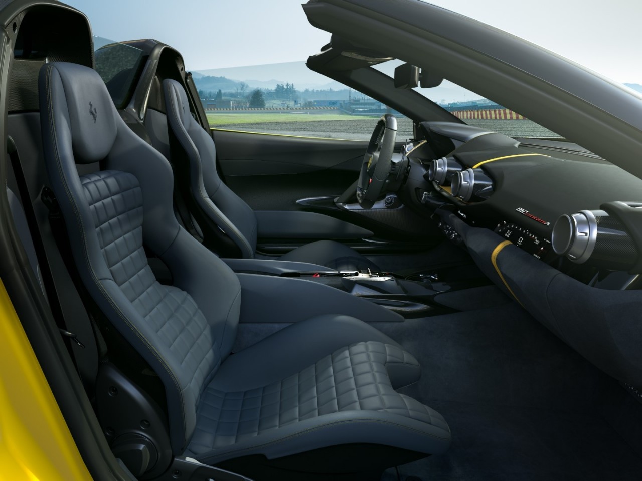 Ferrari ra mặt 'bộ đôi' siêu xe hiệu năng cao công suất 830 mã lực