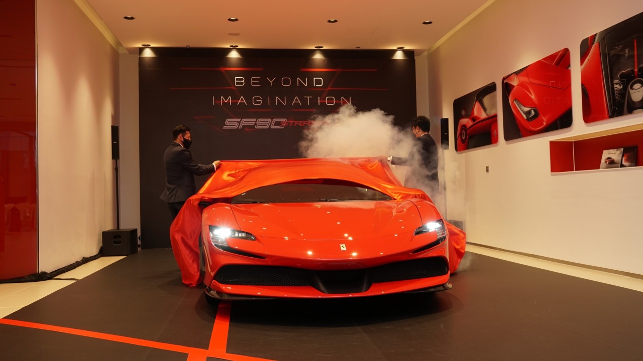 Bộ đôi siêu xe Ferrari Rome và SF90 Stradale có mặt tại Việt Nam với giá từ 21 tỷ đồng Bộ đôi siêu xe Ferrari Rome và SF90 Stradale có mặt tại Việt Nam với giá từ 21 tỷ đồng