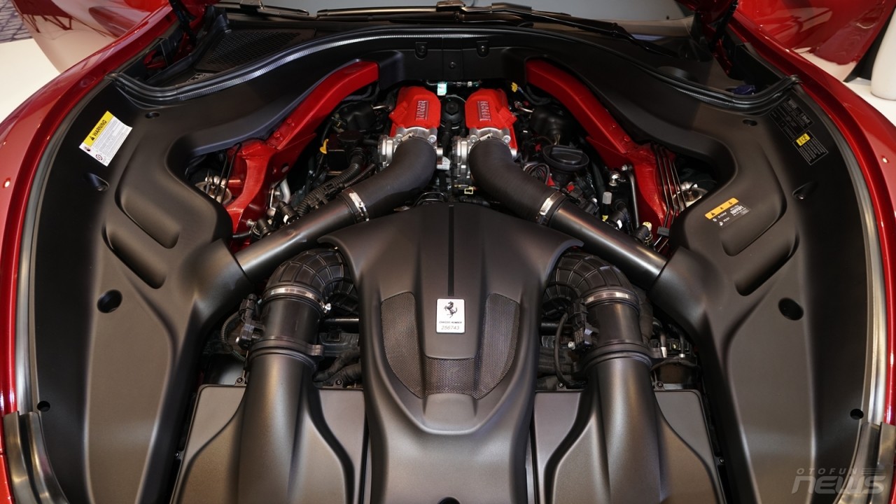 Cận cảnh Ferrari Roma giá hơn 21 tỷ đồng tại Việt Nam Cận cảnh Ferrari Roma giá hơn 21 tỷ đồng tại Việt Nam
