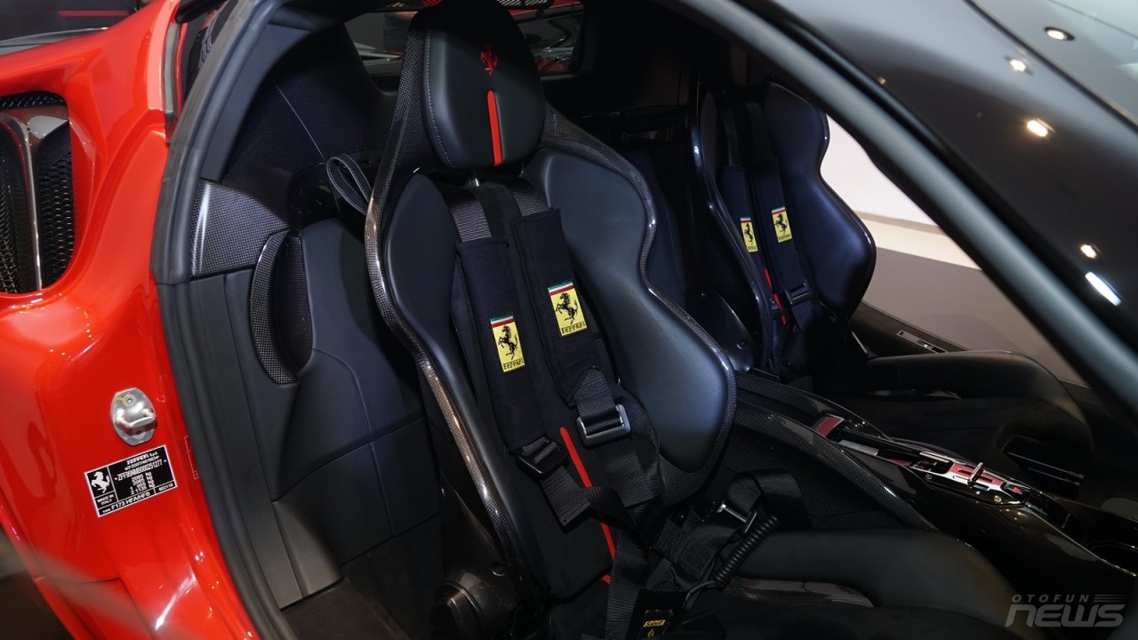 Cận cảnh SF90 Stradale siêu xe mạnh của Ferrari tại Việt Nam Cận cảnh SF90 Stradale siêu xe mạnh của Ferrari tại Việt Nam