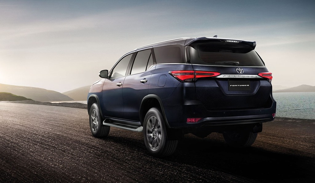 Toyota Fortuner thế hệ mới sẽ sử dụng động cơ Hybrid Toyota Fortuner thế hệ mới sẽ sử dụng động cơ Hybrid