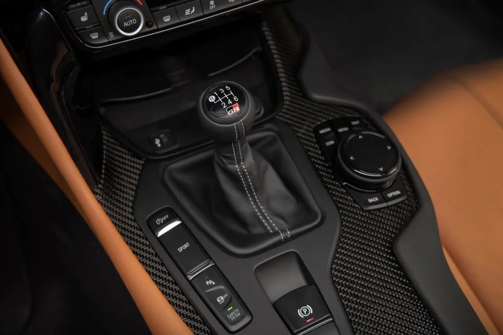 Toyota GR Supra 2023 có thêm phiên bản số sàn