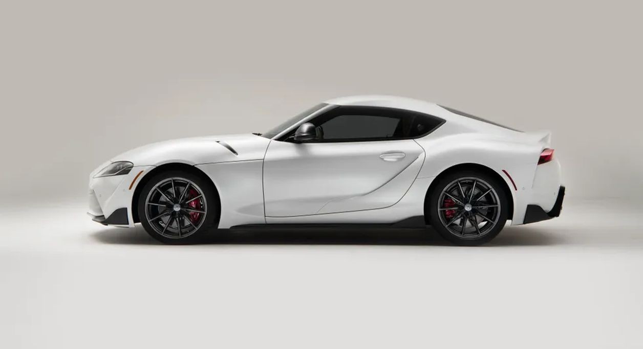 Toyota GR Supra 2023 có thêm phiên bản số sàn