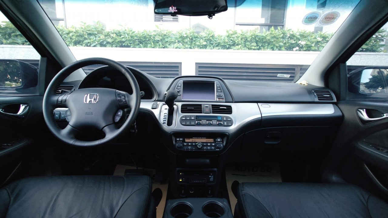 Honda Odyssey Touring 14 năm tuổi có giá chưa tới 600 triệu đồng Honda Odyssey Touring 14 năm tuổi có giá chưa tới 600 triệu đồng