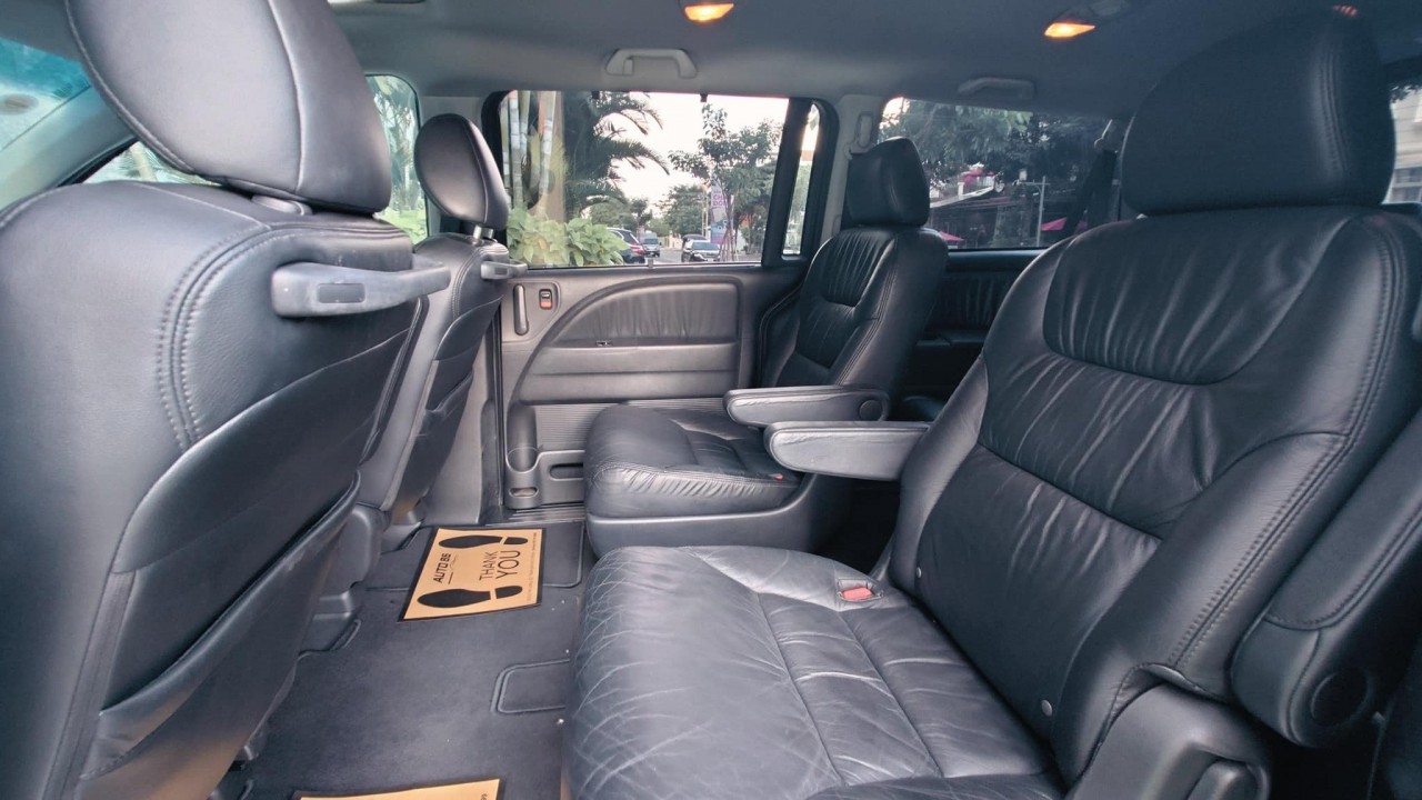 Honda Odyssey Touring 14 năm tuổi có giá chưa tới 600 triệu đồng Honda Odyssey Touring 14 năm tuổi có giá chưa tới 600 triệu đồng