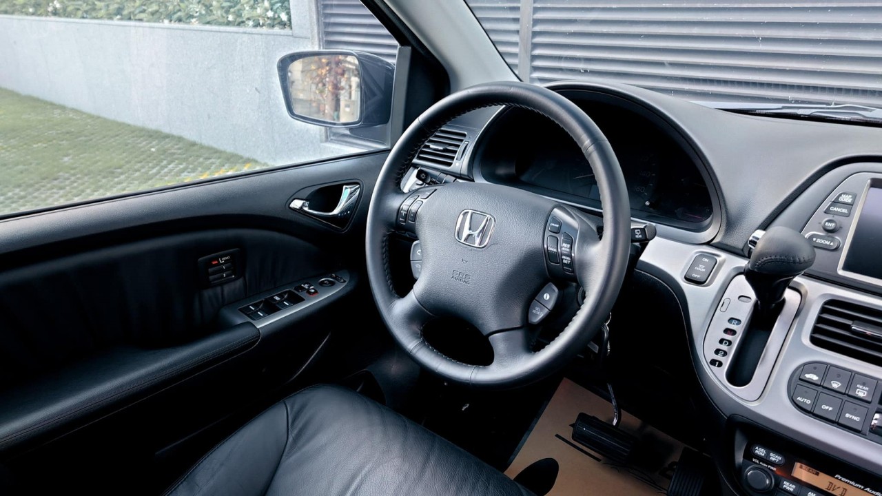Honda Odyssey Touring 14 năm tuổi có giá chưa tới 600 triệu đồng Honda Odyssey Touring 14 năm tuổi có giá chưa tới 600 triệu đồng