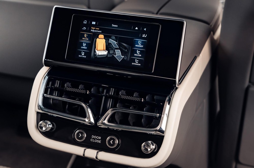 Bentley Bentayga EWB ra mắt với khoang nội thất rộng nhất phân khúc Bentley Bentayga EWB ra mắt với khoang nội thất rộng nhất phân khúc