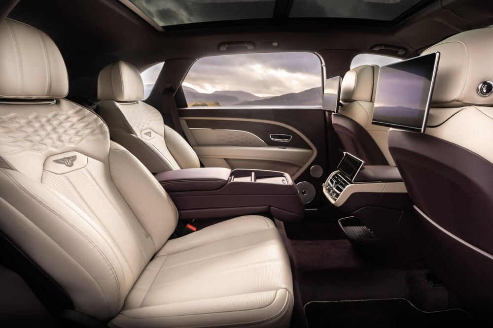 Bentley Bentayga EWB ra mắt với khoang nội thất rộng nhất phân khúc Bentley Bentayga EWB ra mắt với khoang nội thất rộng nhất phân khúc