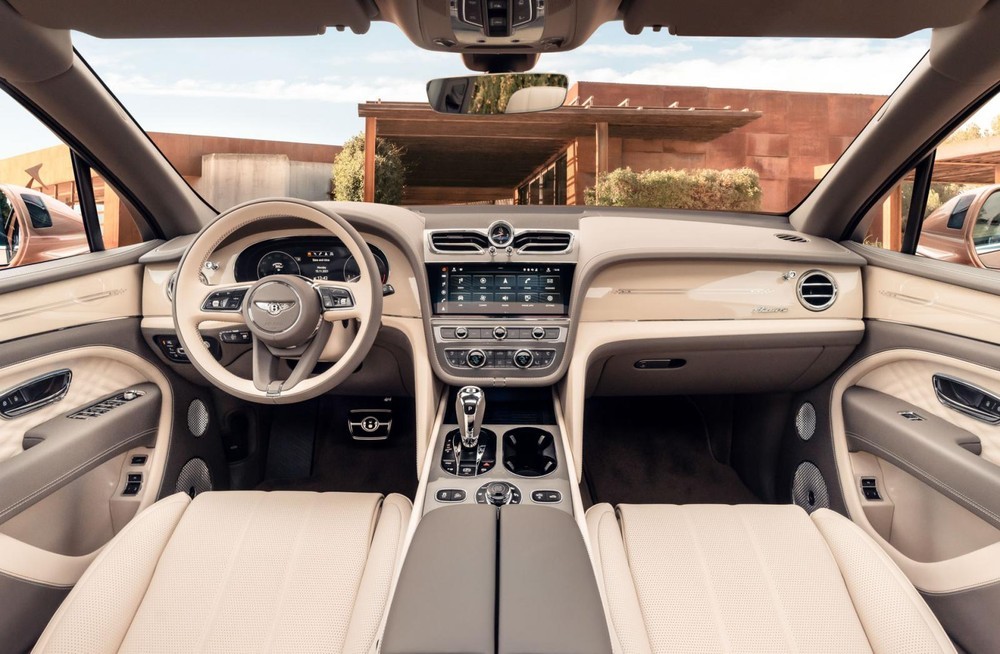 Bentley Bentayga EWB ra mắt với khoang nội thất rộng nhất phân khúc Bentley Bentayga EWB ra mắt với khoang nội thất rộng nhất phân khúc