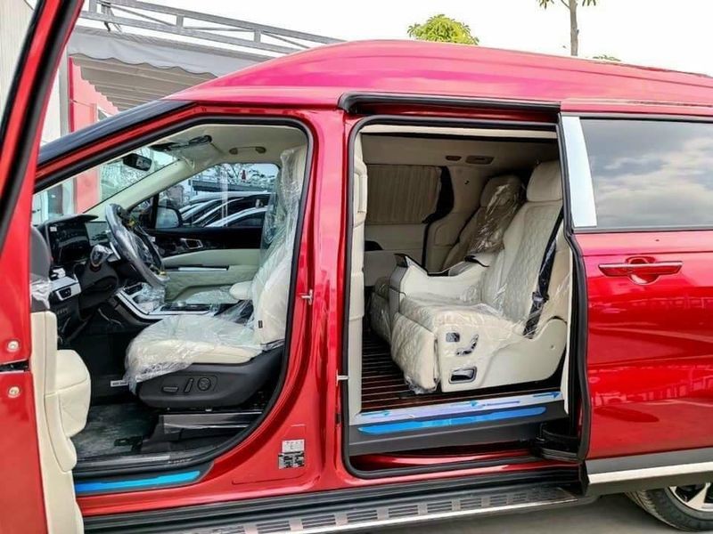 Đại lý bắt đầu nhận cọc Kia Carnival Royal