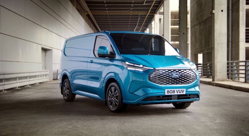 Ford E-Transit Custom 2023 ra mắt: Đi được 380km/lần sạc Ford E-Transit Custom 2023 ra mắt: Đi được 380km/lần sạc