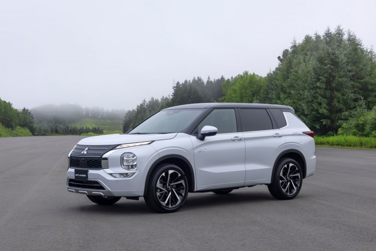 Outlander Plug-In Hybrid 2023 sẽ là mẫu xe tiên tiến nhất của Mitsubishi