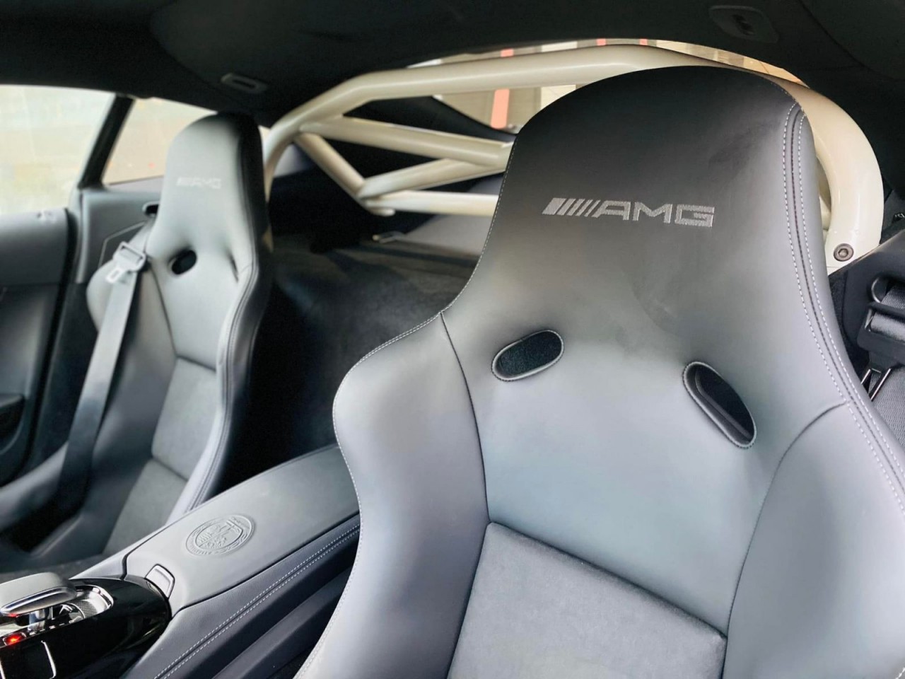 Cận cảnh Mercedes-AMG GT R Pro thứ 2 tại Việt Nam Cận cảnh Mercedes-AMG GT R Pro thứ 2 tại Việt Nam