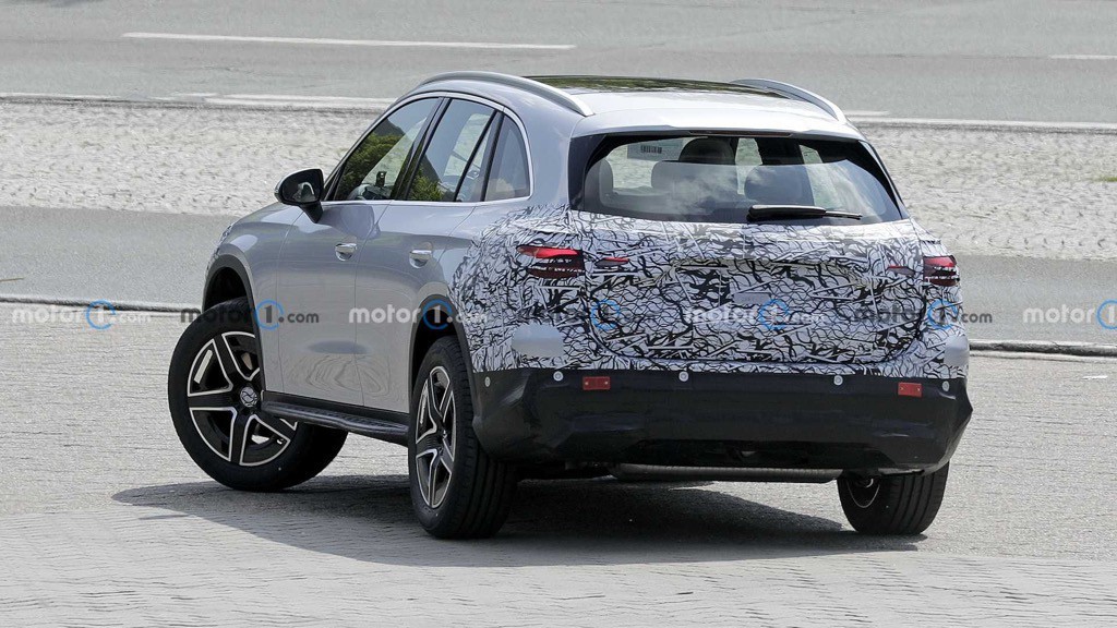 Mercedes-Benz GLC thế hệ mới sẽ được ra mắt vào tháng sau