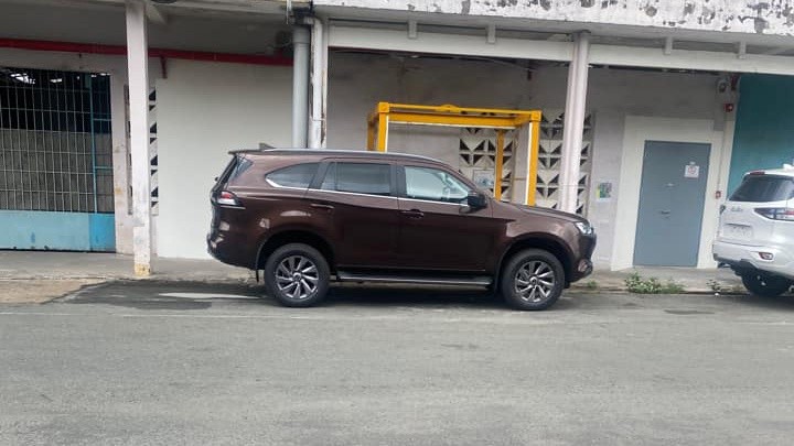 Isuzu MU-X 2022 về đến Việt Nam Isuzu MU-X 2022 về đến Việt Nam