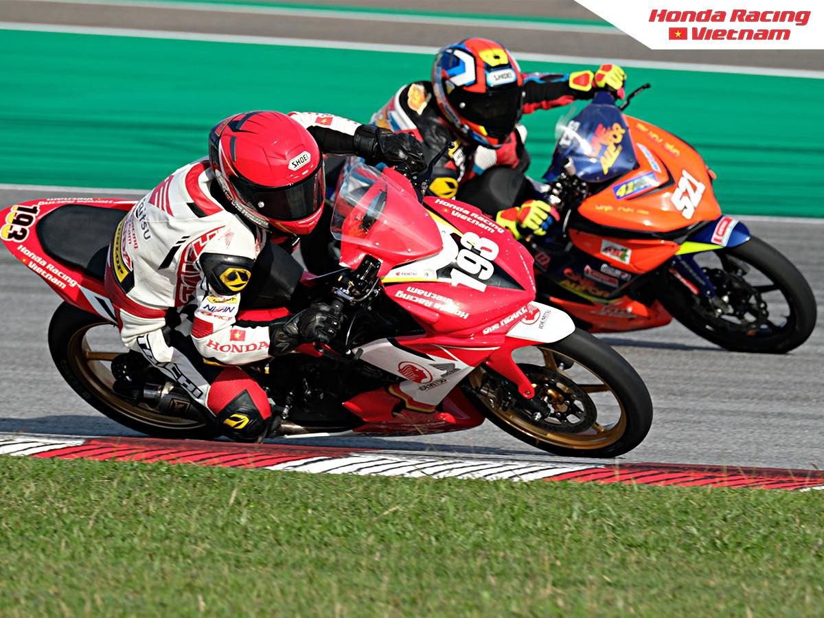 Ba tay đua Việt Nam tham tham gia Giải đua Mô tô Châu Á (ARRC) 2022 tại Malaysia