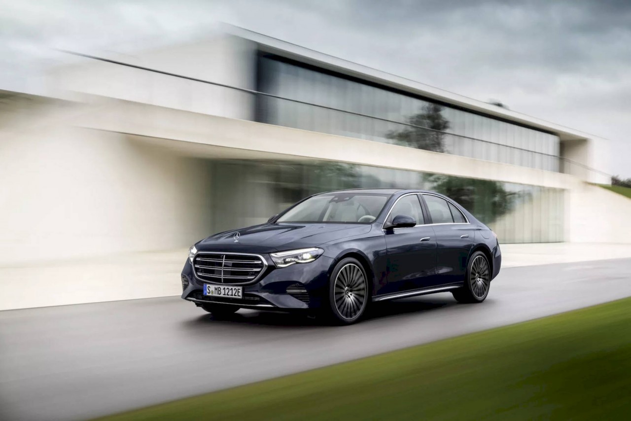 Cận cảnh Mercedes-Benz E-Class 2024 thế hệ mới ra mắt Cận cảnh Mercedes-Benz E-Class 2024 thế hệ mới ra mắt