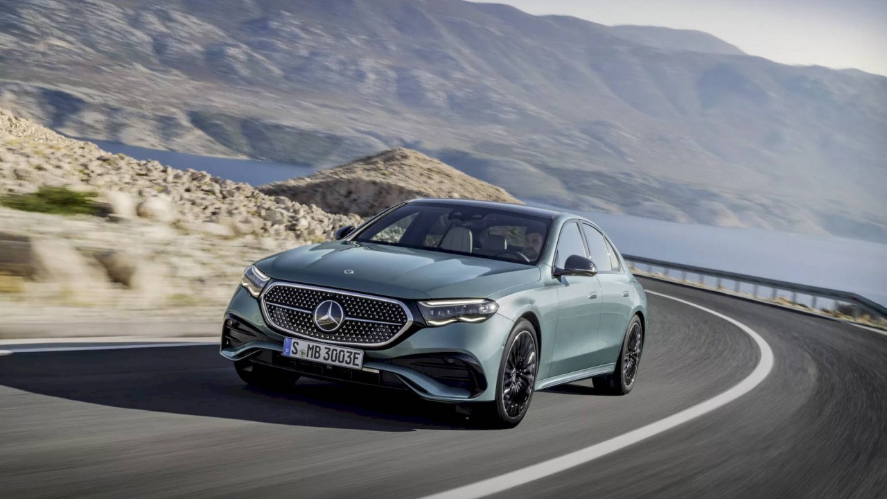Cận cảnh Mercedes-Benz E-Class 2024 với hàng loạt công nghệ thu hút người dùng