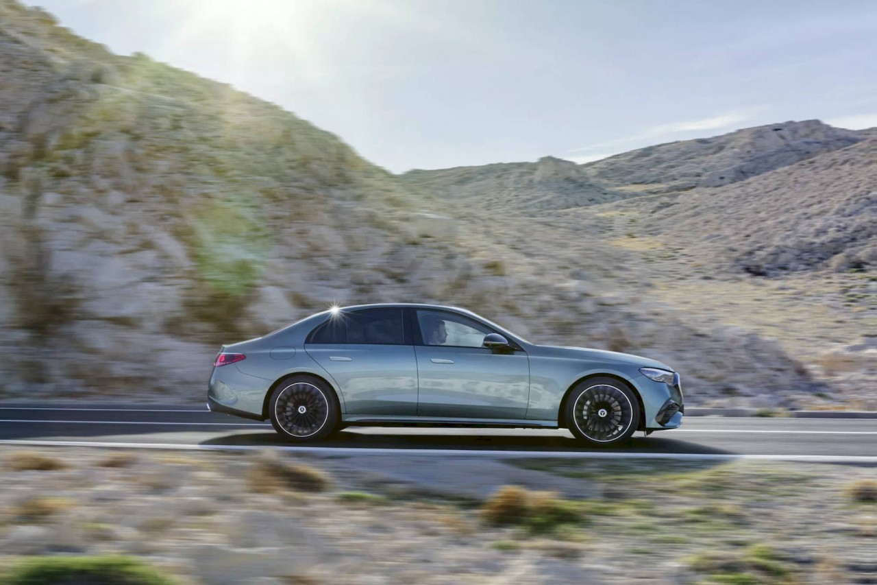 Cận cảnh Mercedes-Benz E-Class 2024 thế hệ mới ra mắt Cận cảnh Mercedes-Benz E-Class 2024 thế hệ mới ra mắt