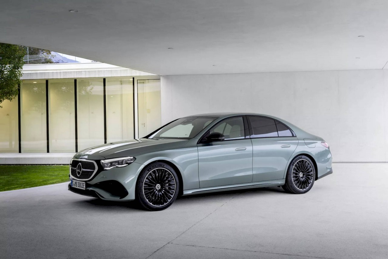 Cận cảnh Mercedes-Benz E-Class 2024 thế hệ mới ra mắt Cận cảnh Mercedes-Benz E-Class 2024 thế hệ mới ra mắt