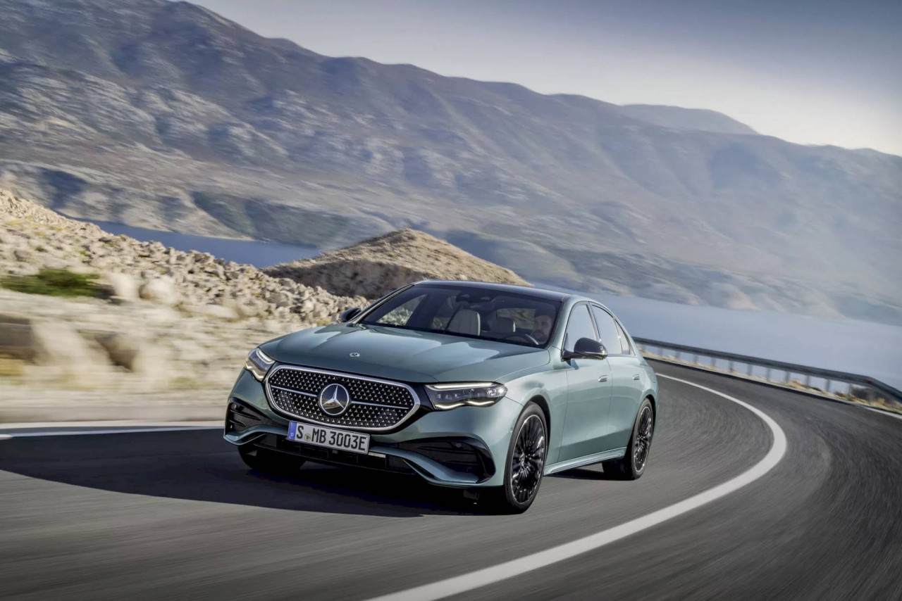 Cận cảnh Mercedes-Benz E-Class 2024 thế hệ mới ra mắt Cận cảnh Mercedes-Benz E-Class 2024 thế hệ mới ra mắt