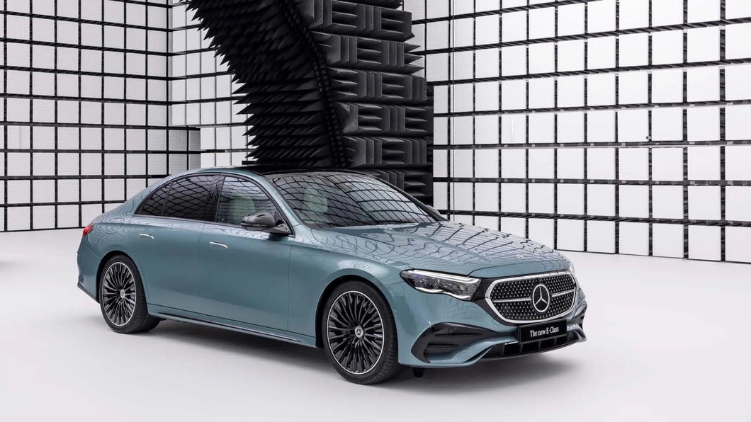 Cận cảnh Mercedes-Benz E-Class 2024 thế hệ mới ra mắt Cận cảnh Mercedes-Benz E-Class 2024 thế hệ mới ra mắt