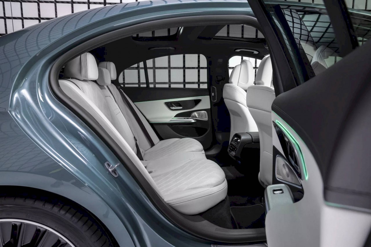 Cận cảnh Mercedes-Benz E-Class 2024 thế hệ mới ra mắt Cận cảnh Mercedes-Benz E-Class 2024 thế hệ mới ra mắt