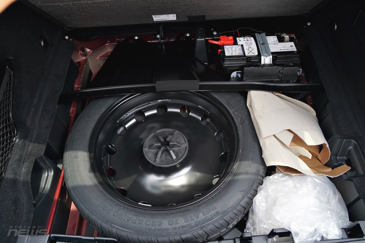 Cận cảnh Mercedes-Benz GLC 300 4MATIC giá 2,8 tỷ đồng