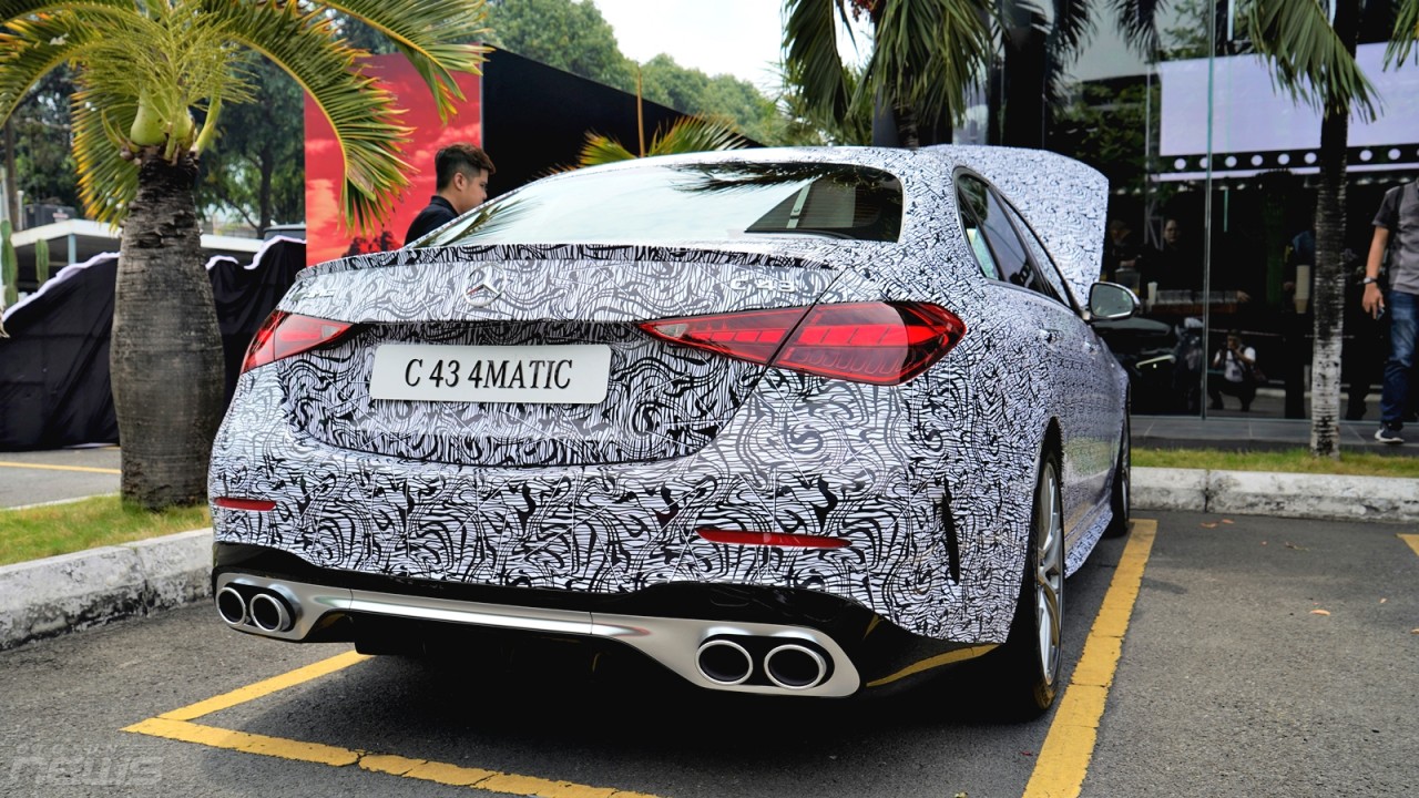 Cận cảnh xe hiệu năng cao Mercedes AMG C43 4Matic đầu tiên lắp ráp tại Việt Nam