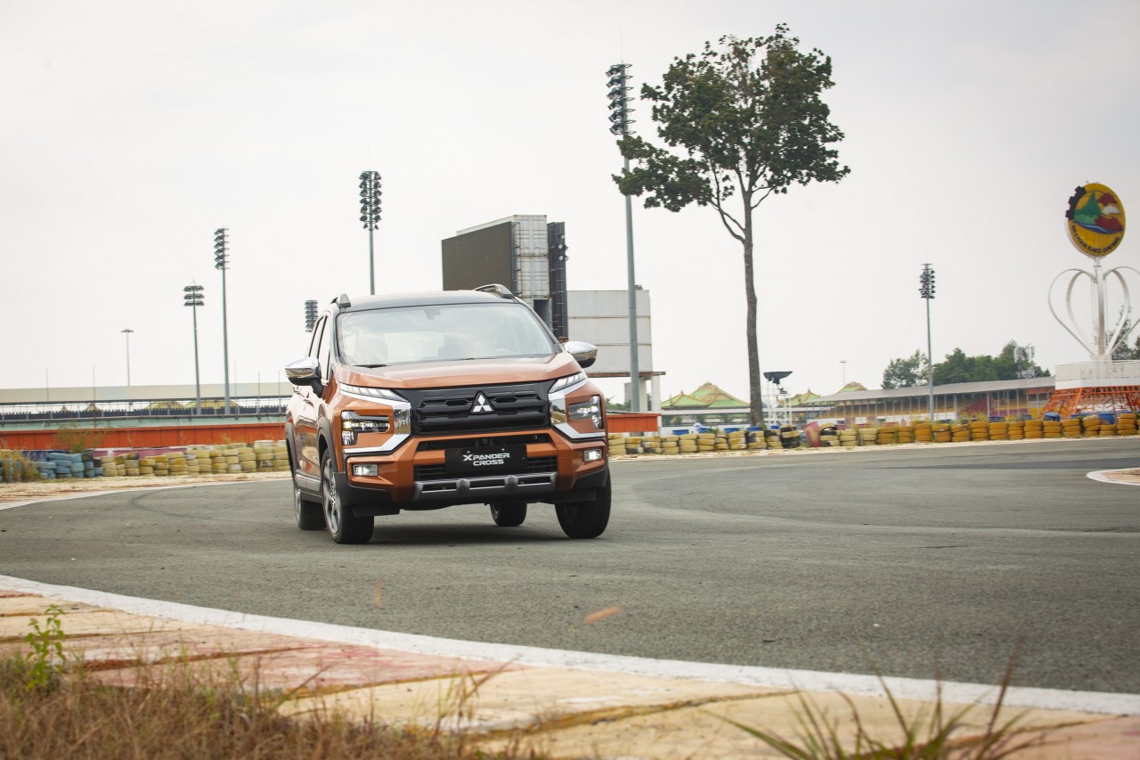 Đánh giá Mitsubishi Xpander Cross 2023