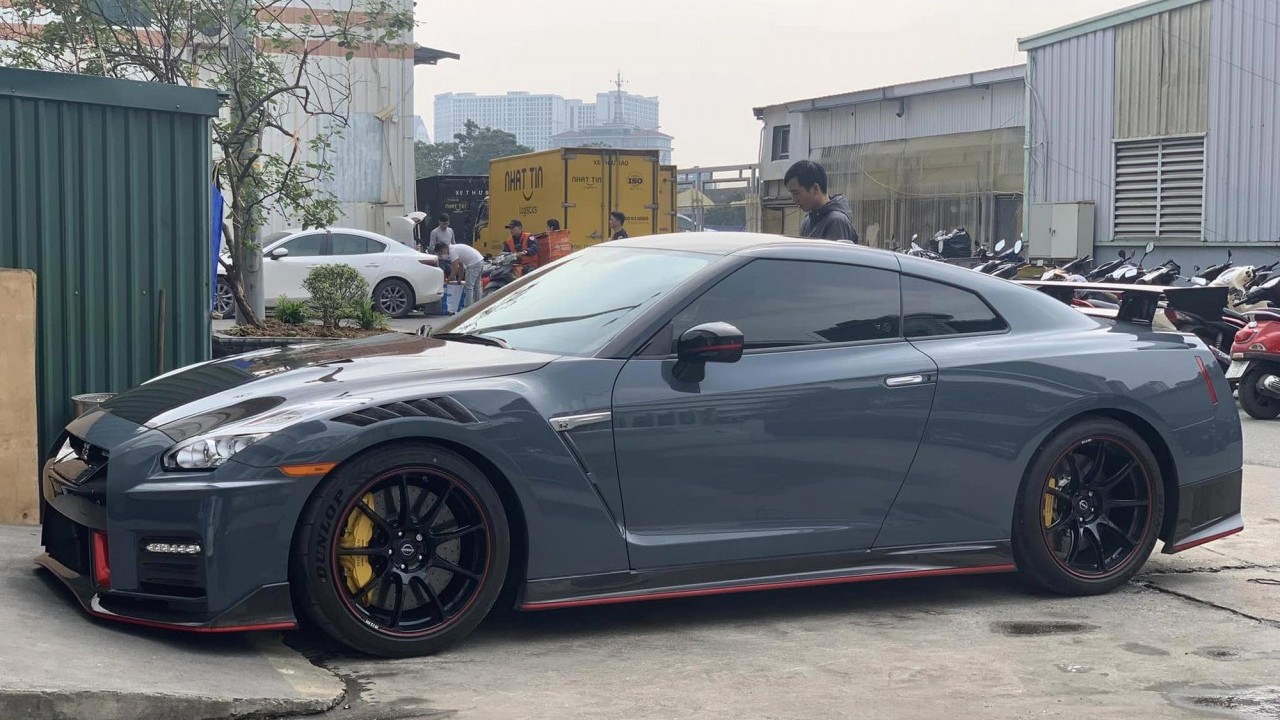 Nissan GT-R Nismo 'hàng hiếm' đầu tiên về Việt Nam, giá khoảng 10 tỷ đồng