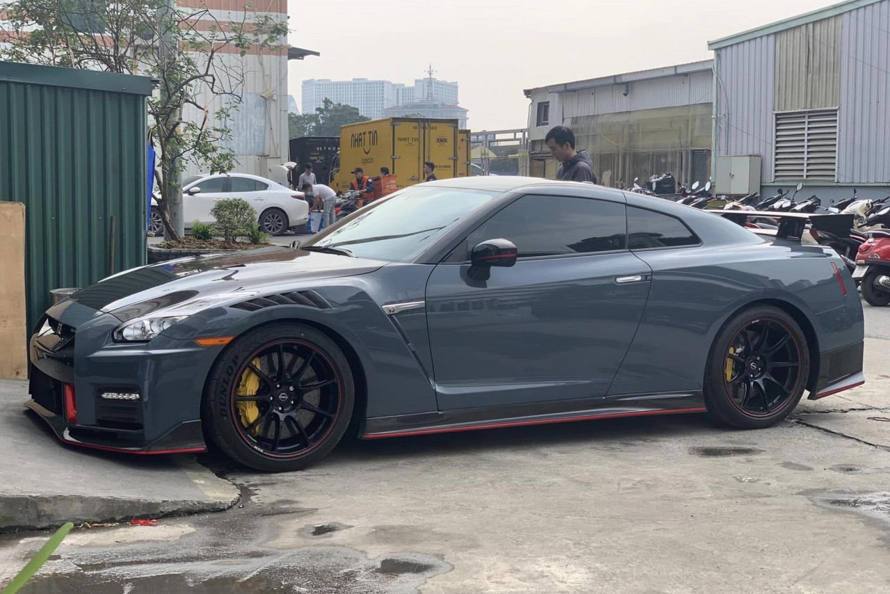 Nissan GT-R Nismo đầu tiên về Việt Nam Nissan GT-R Nismo đầu tiên về Việt Nam