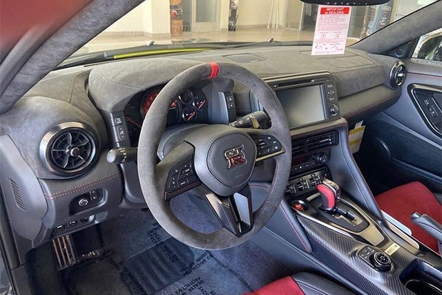 Nissan GT-R Nismo đầu tiên về Việt Nam Nissan GT-R Nismo đầu tiên về Việt Nam