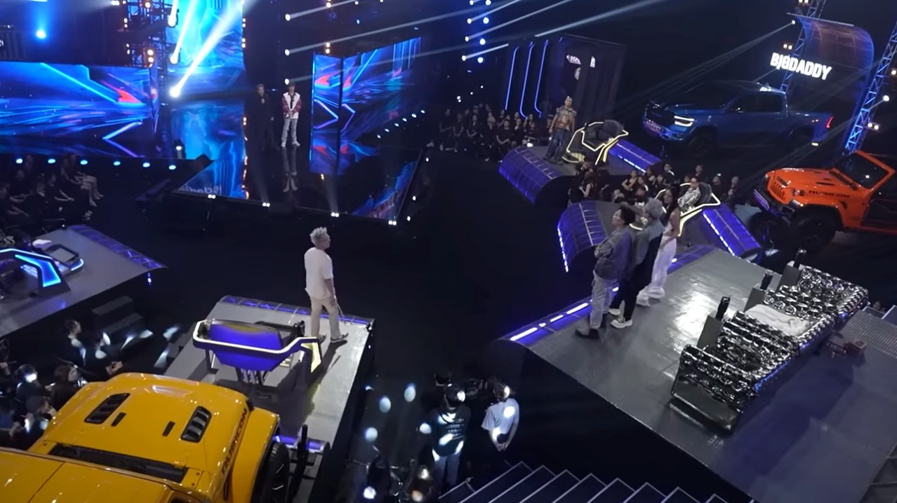 Điểm mặt dàn xe Jeep đồng hành cùng Rap Việt mùa 3