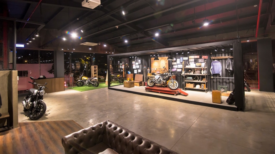 Showroom Ducati lớn nhất Việt Nam đi vào hoạt động