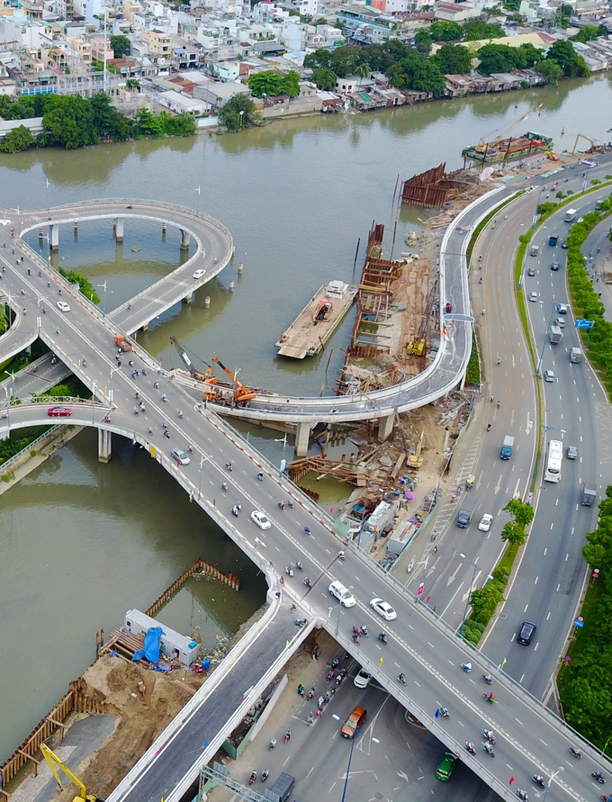 tp ho chi minh hai nhanh cau vuot nguyen van cu vo van kiet duoc thong xe som