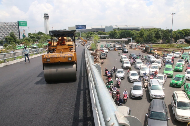 TP Hồ Chí Minh: Thông xe cầu vượt cửa ngõ sân bay Tân Sơn Nhất vào ngày 3/7 tp ho chi minh thong xe cau vuot cua ngo san bay tan son nhat vao ngay 37