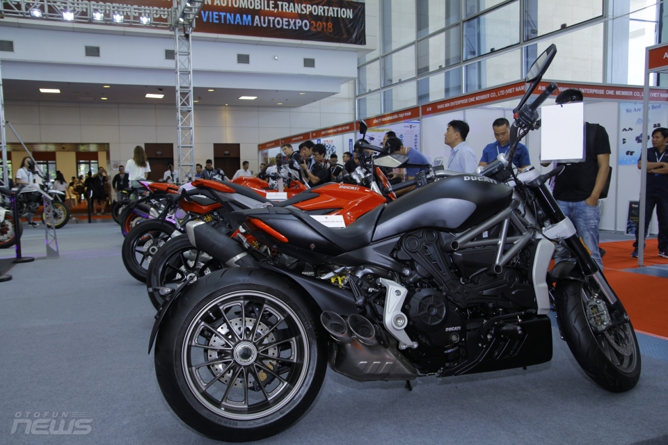 ducati mang hang loat xe moi den voi trien lam vietnam autoexpo 2018