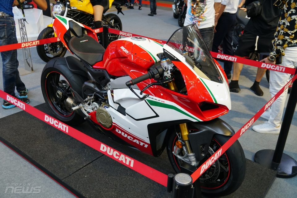 ducati mang hang loat xe moi den voi trien lam vietnam autoexpo 2018