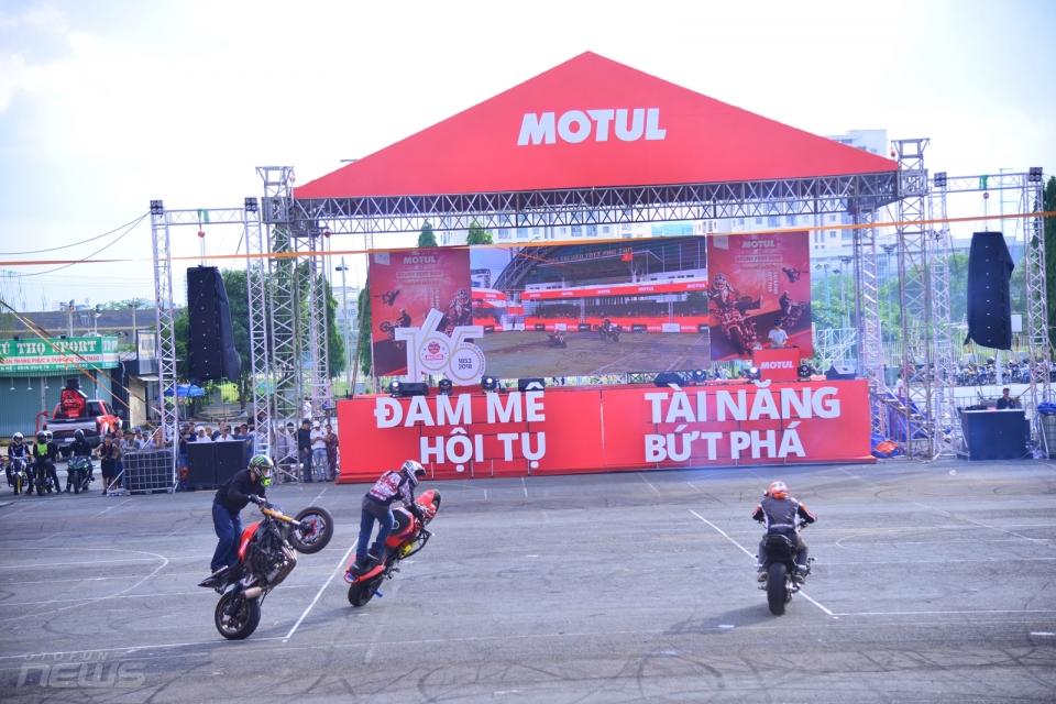 Sôi động ngày hội Motul Stunt Fest 2018 soi dong ngay hoi motul stunt fest 2018
